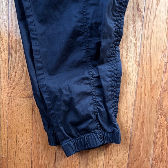 Eddie Bauer women’s black utility jogger with elastic waistband, size 8 - Picture 3 of 11